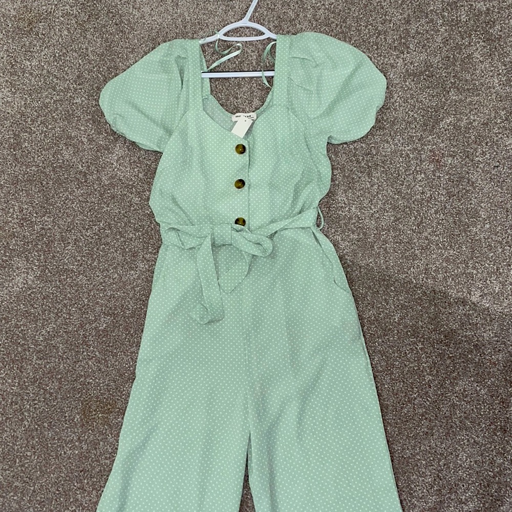 XS pistachio colored jumper